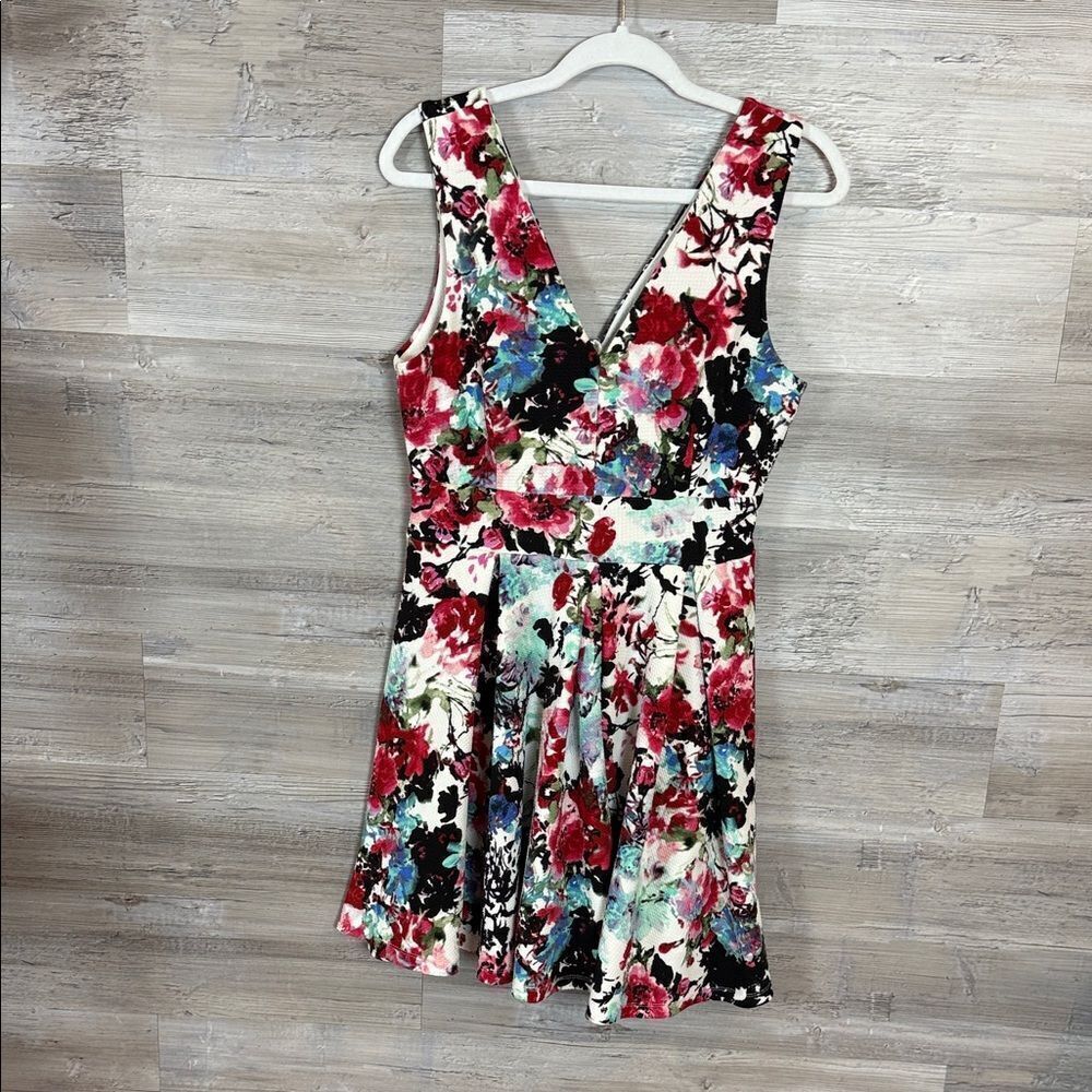 Haute Monde White and Red Floral Dress